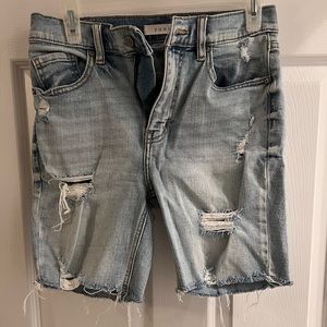 Distressed shorts (light)